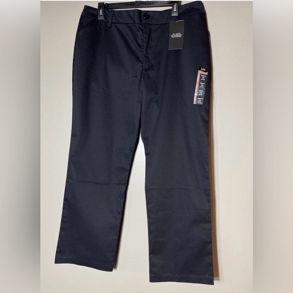 Lee Women’s Petite Wrinkle Free Work Pants Straight Leg Mid Rise Size 16 P Black